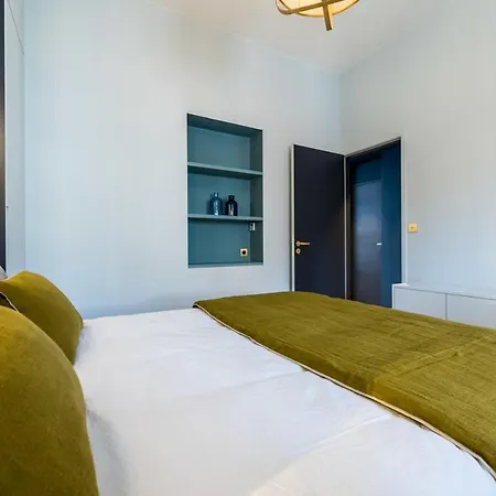 Bloom Keyweek Center Apartment