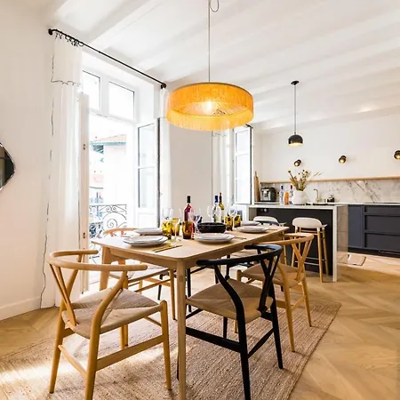 Apartment Bloom Keyweek Center *