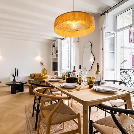 Bloom Keyweek Center Apartment *