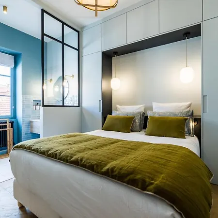 Bloom Keyweek Center Apartment